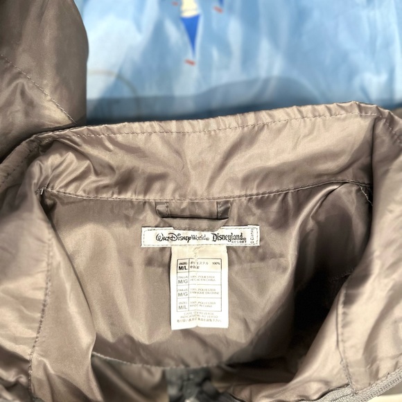 Disney parks packable jacket/ windbreaker - Picture 5 of 7